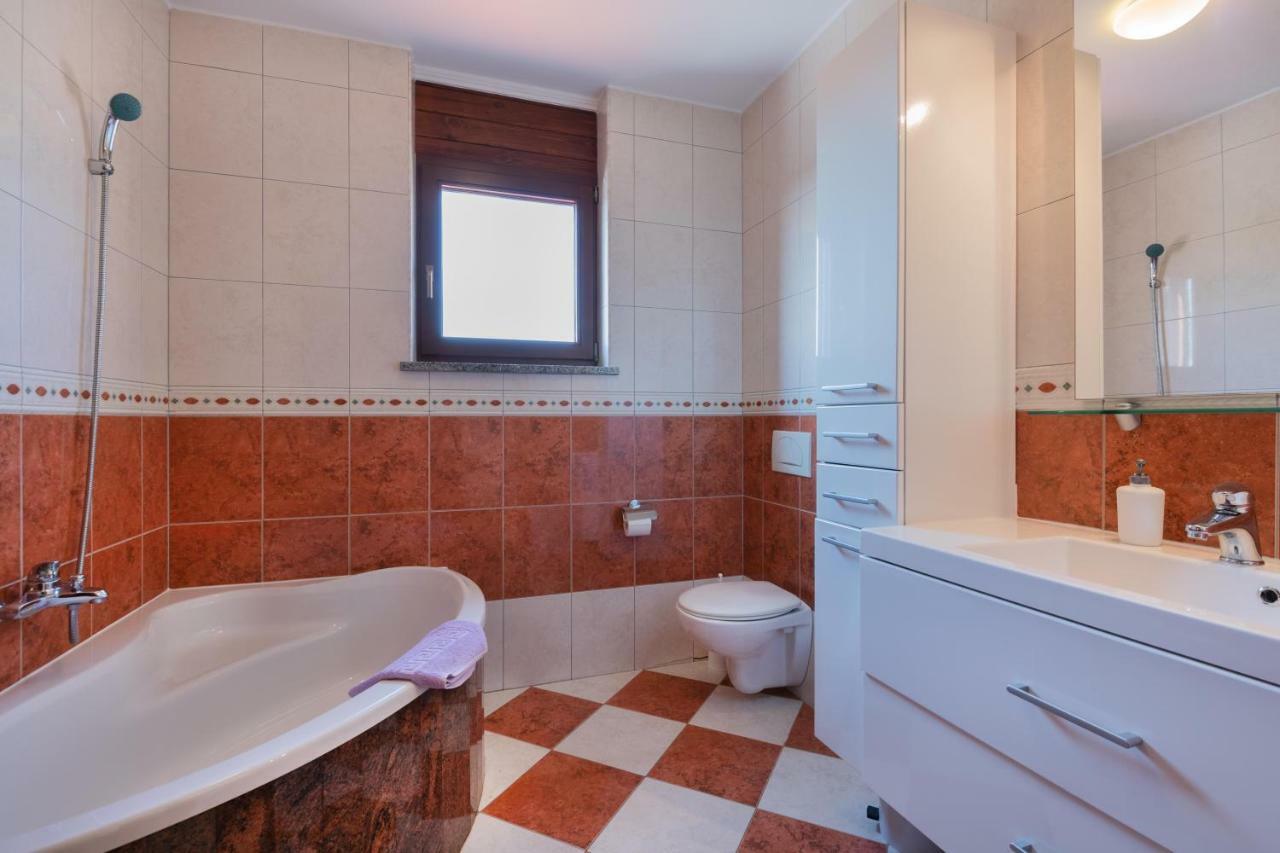 Ferienhaus Joy Ližnjan Exteriér fotografie